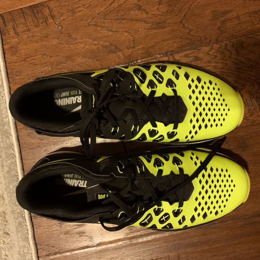 Men’s Nike Trainers in Yellow/black, size 11, EUC